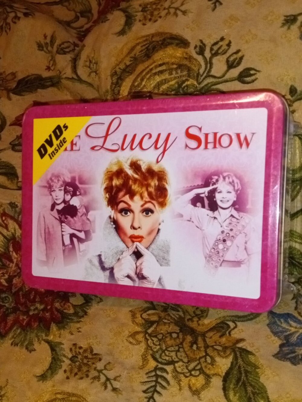 "NEW" COLLECTABLE "THE LUCY SHOW" PINK LUNCH BOX & DVD SET